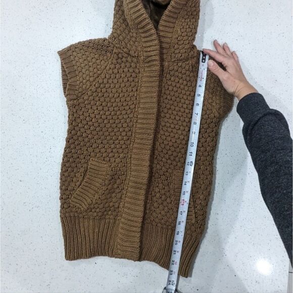 Zara Knitwear Woman Brown Hooded Sweater Vest Faux Fur Pockets Button Front S - Picture 6 of 9